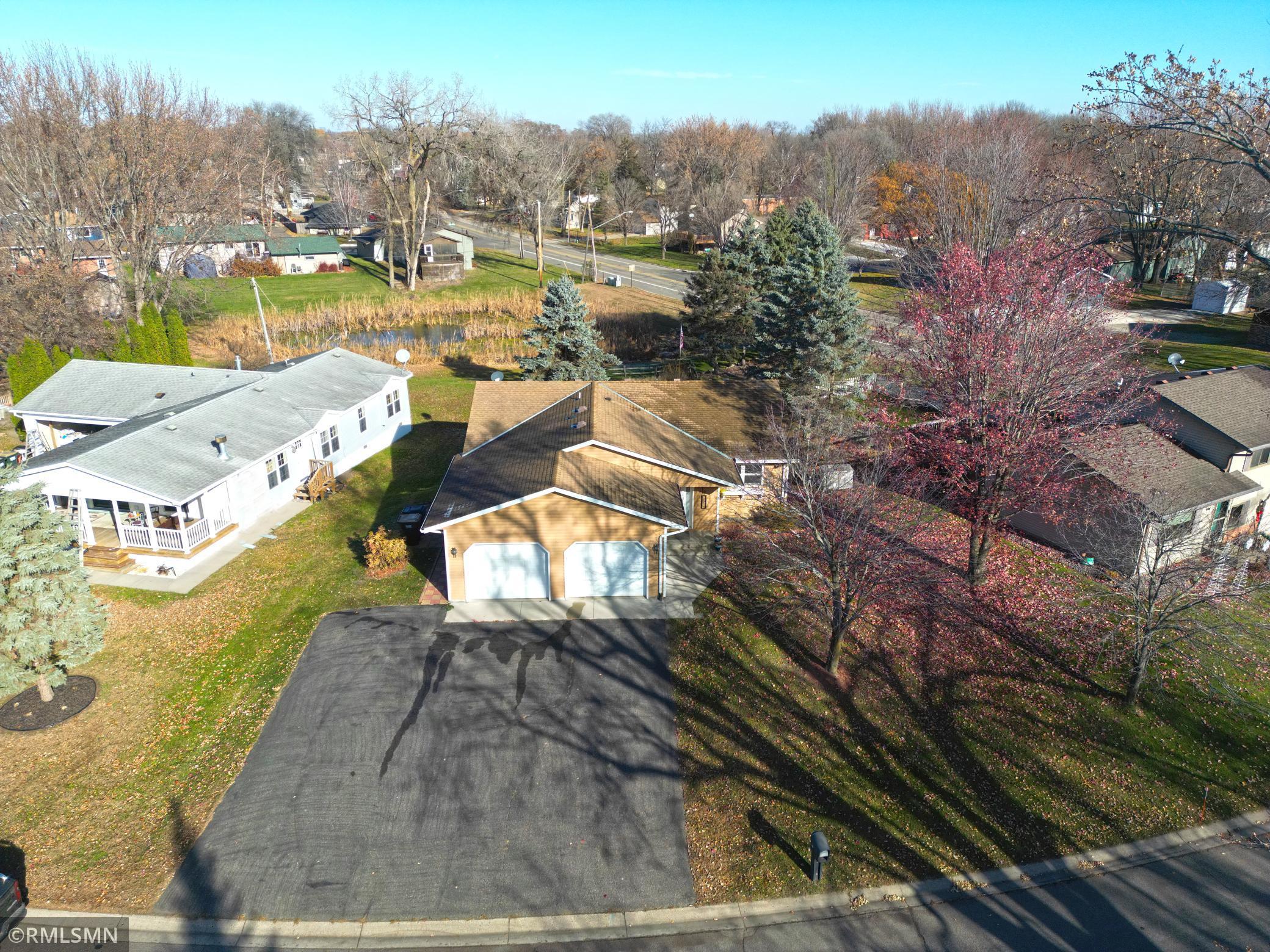 210 Knollwood Street W Annandale MN 55302