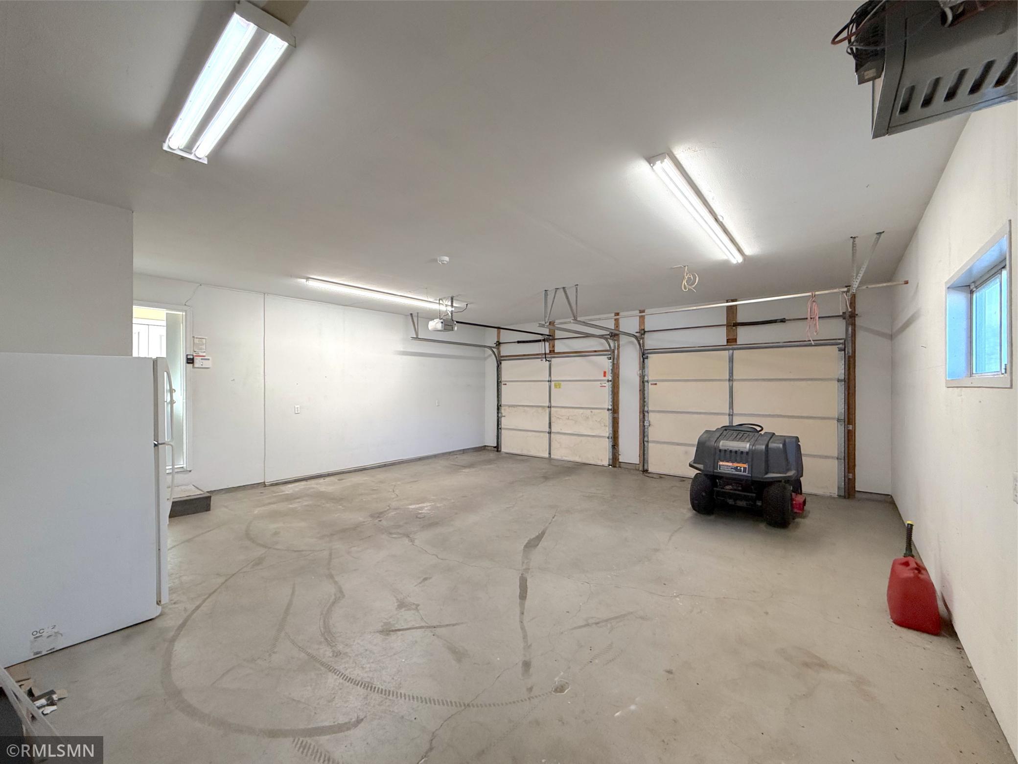 210 Knollwood Street W Annandale MN 55302