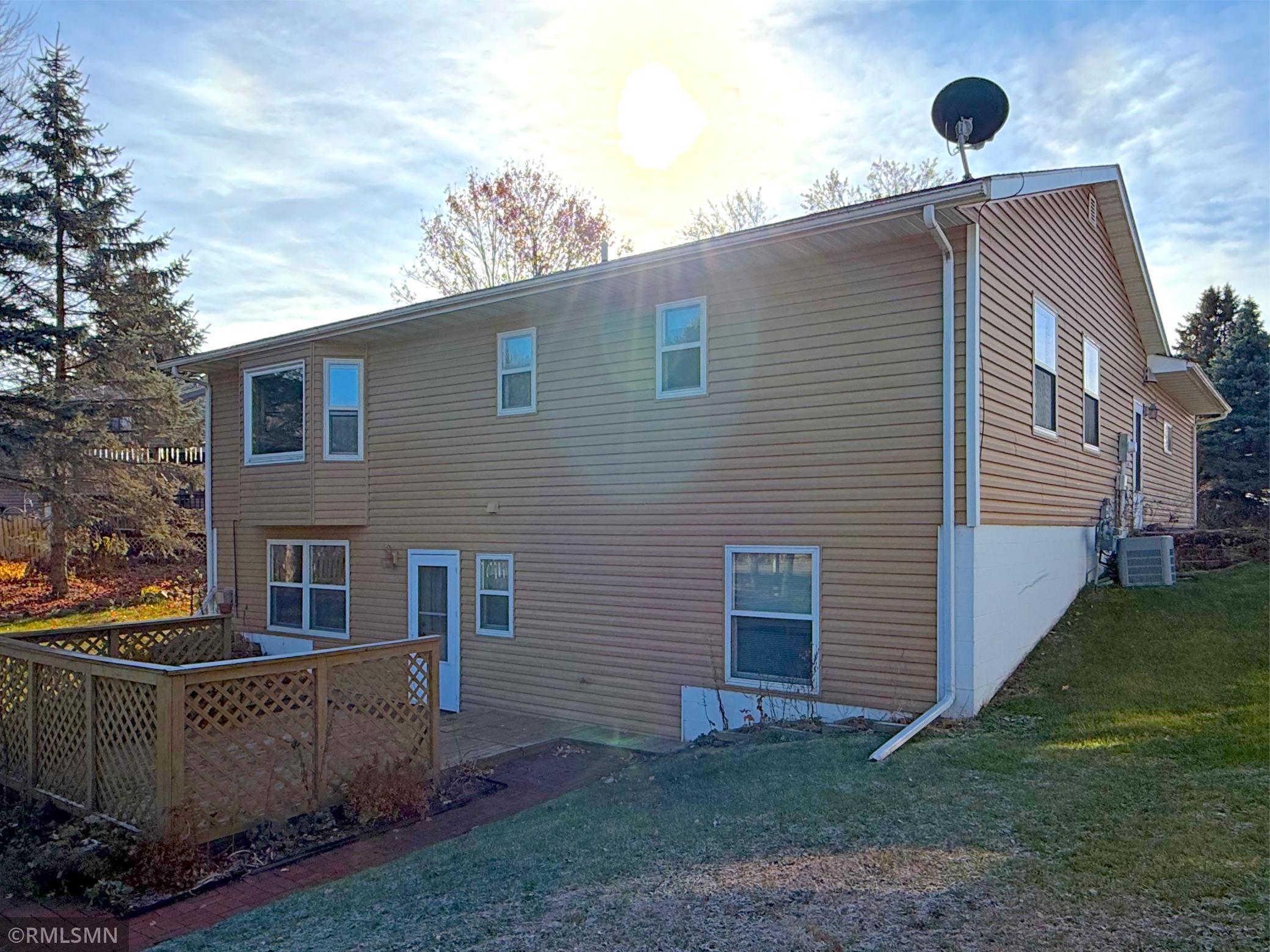 210 Knollwood Street W Annandale MN 55302