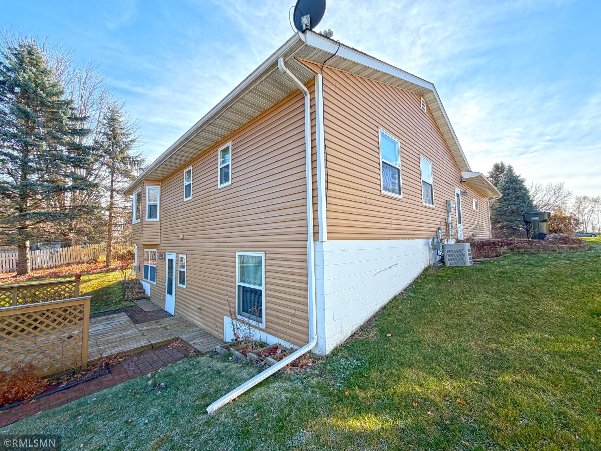 210 Knollwood Street W Annandale MN 55302