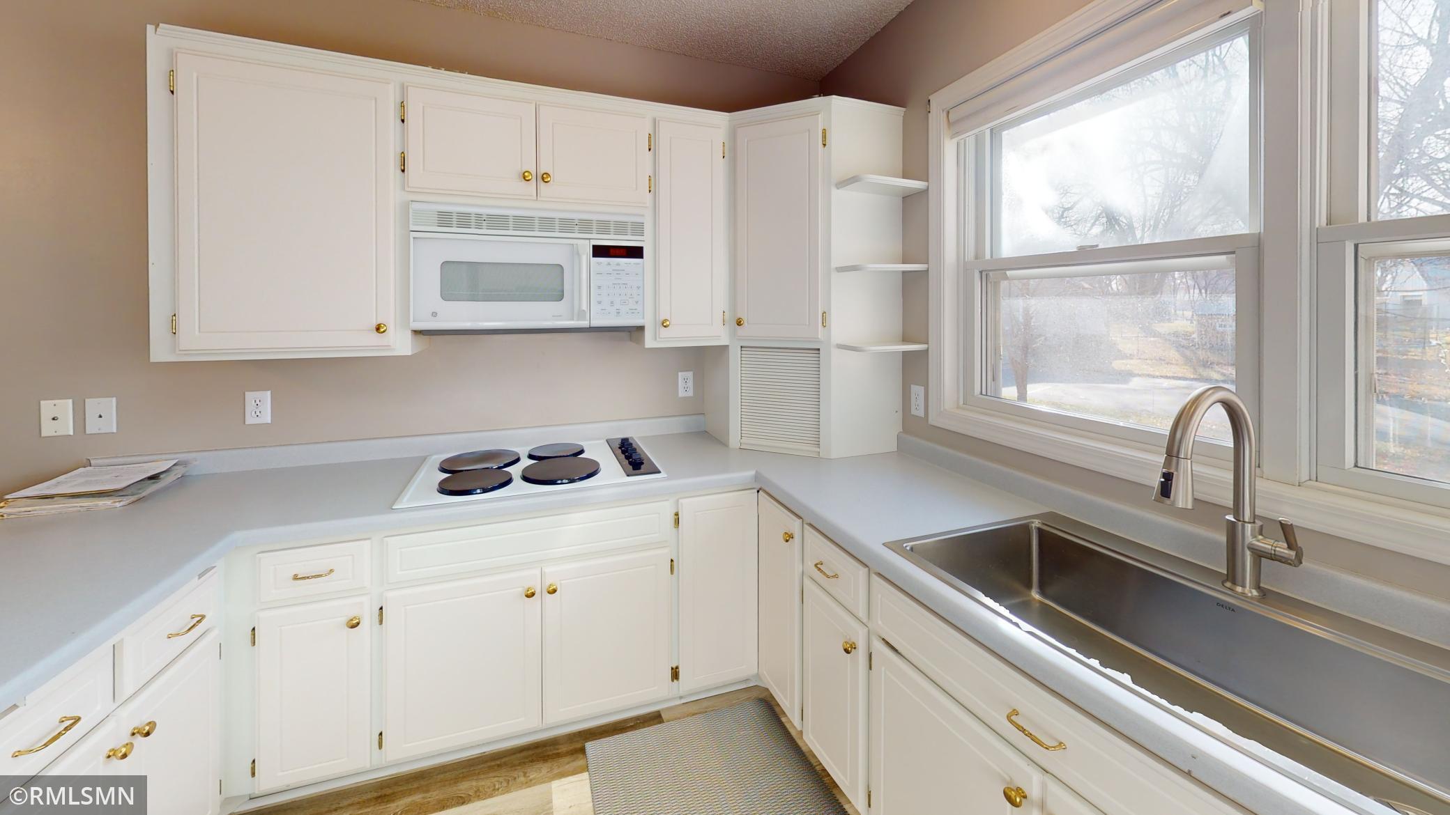 210 Knollwood Street W Annandale MN 55302