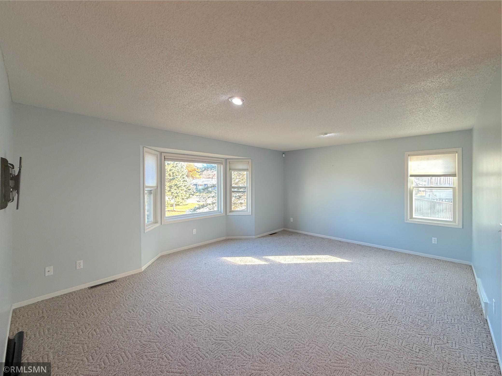 210 Knollwood Street W Annandale MN 55302