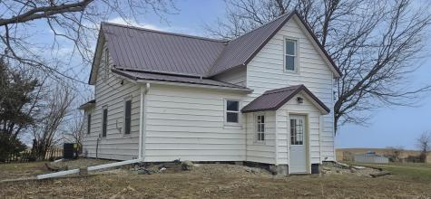 45760 710th Street Lakefield MN 56150