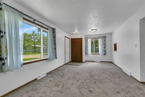 827 10th Avenue SE Saint Cloud MN 56304