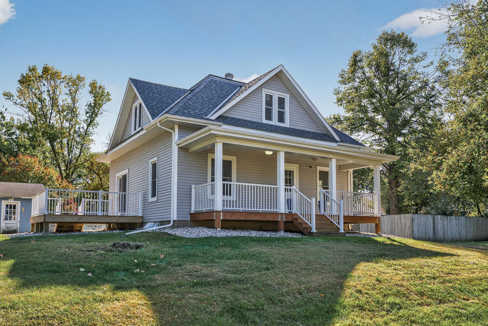 124 George Avenue E Winsted MN 55395