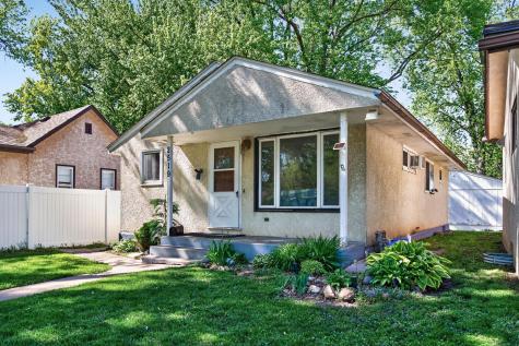2519 3rd Avenue E North Saint Paul MN 55109