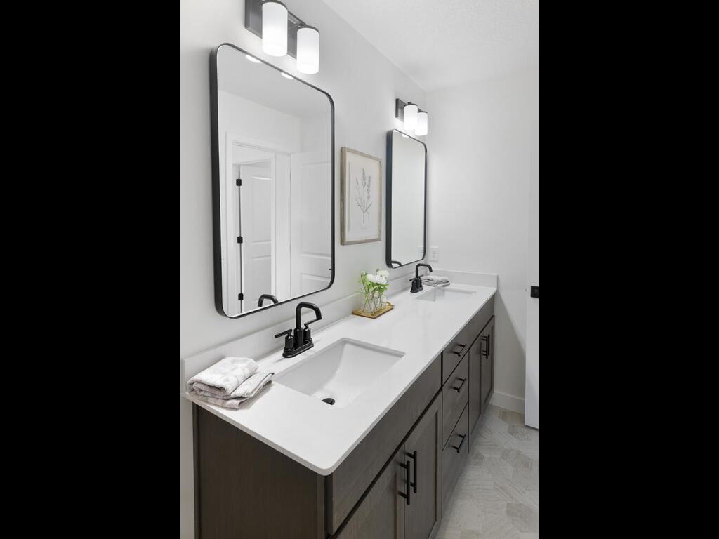 13609 Hollybrook Drive Apple Valley MN 55124