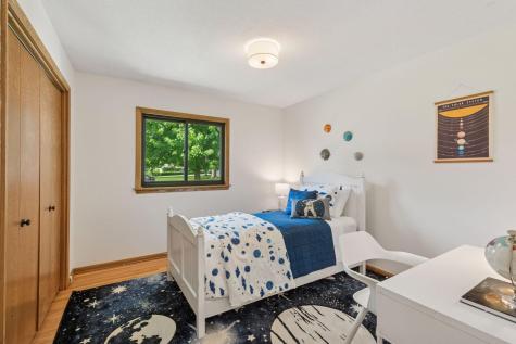 7329 Ridgeway Road Golden Valley MN 55427