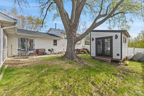 8845 23rd Avenue N Golden Valley MN 55427