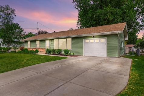9324 30th Avenue N New Hope MN 55427