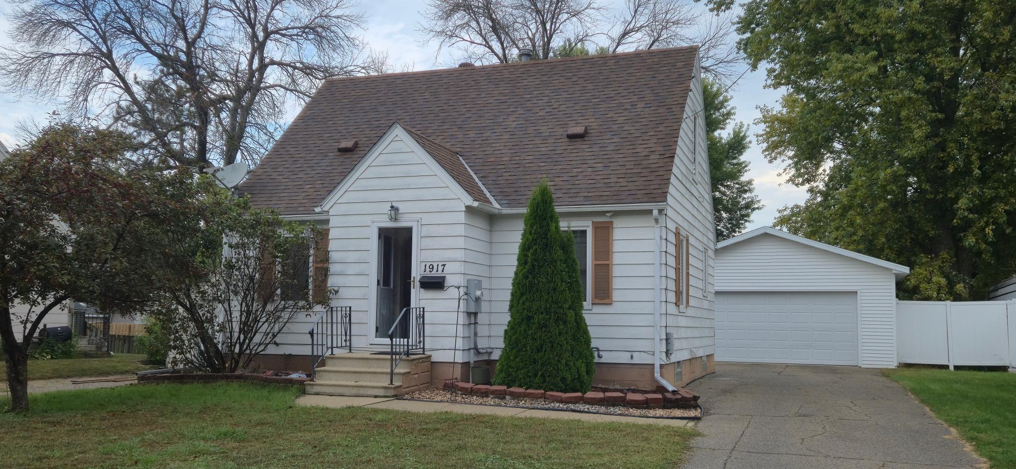 1917 E Oakland Avenue Austin MN 55912