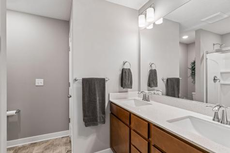 1418 Nutmeg Circle Carver MN 55315