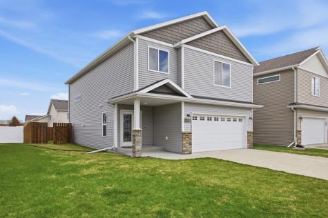 928 41st Avenue S Moorhead MN 56560