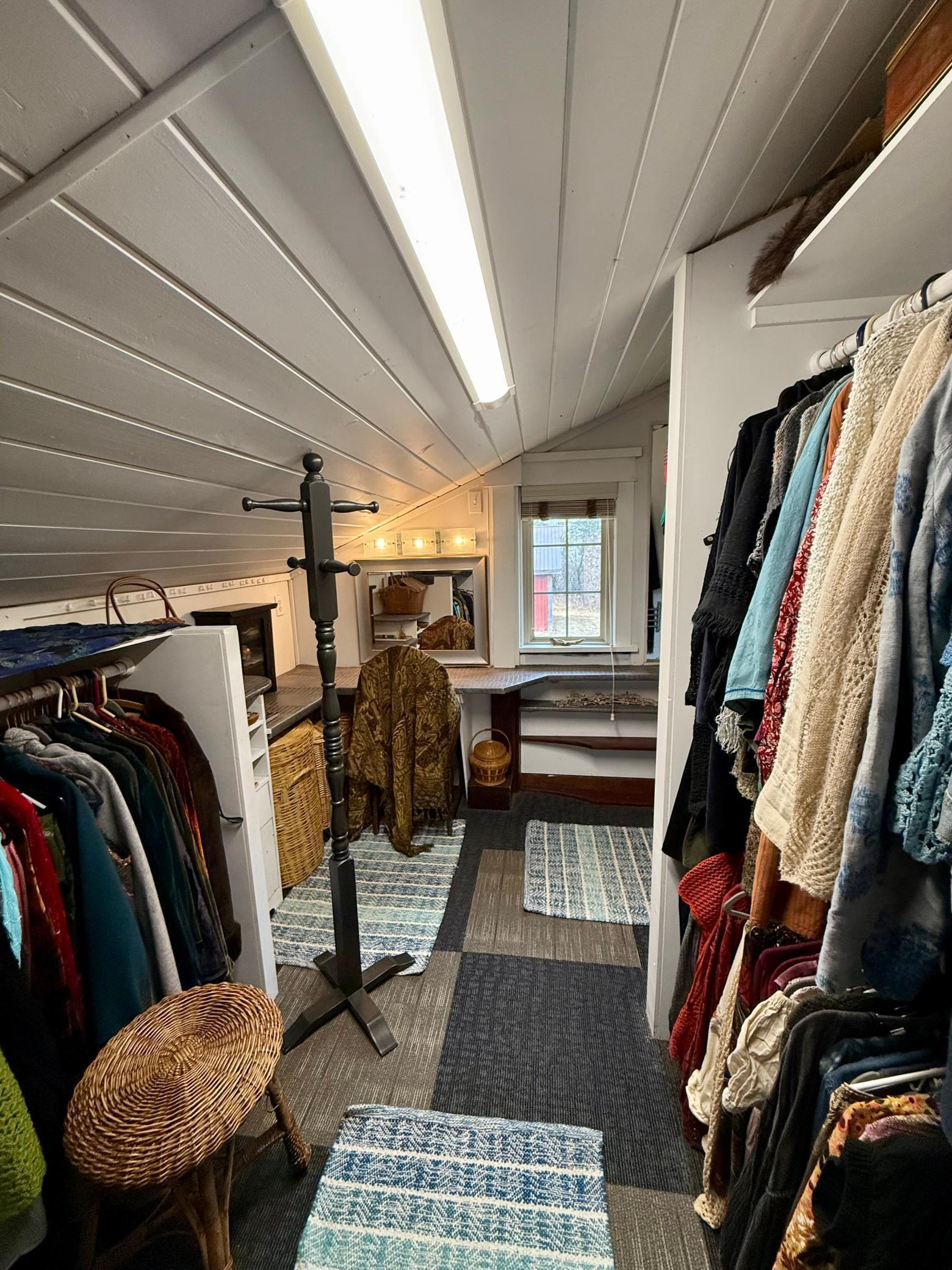 6443 H C Andersen Alle Askov MN 55704