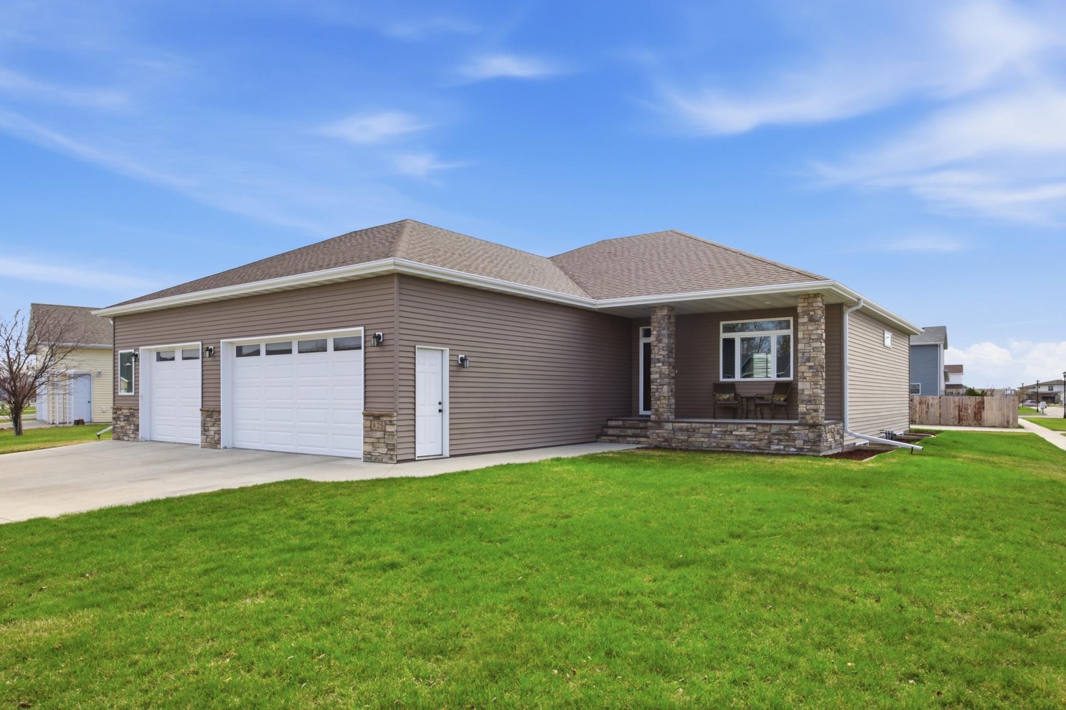 825 18th Avenue W West Fargo ND 58078