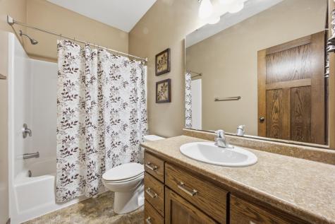 825 18th Avenue W West Fargo ND 58078