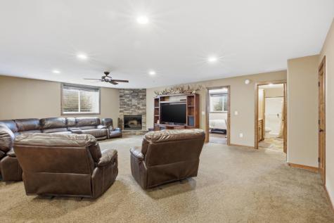 825 18th Avenue W West Fargo ND 58078