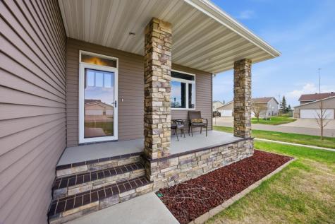 825 18th Avenue W West Fargo ND 58078