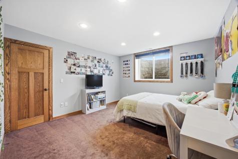825 18th Avenue W West Fargo ND 58078