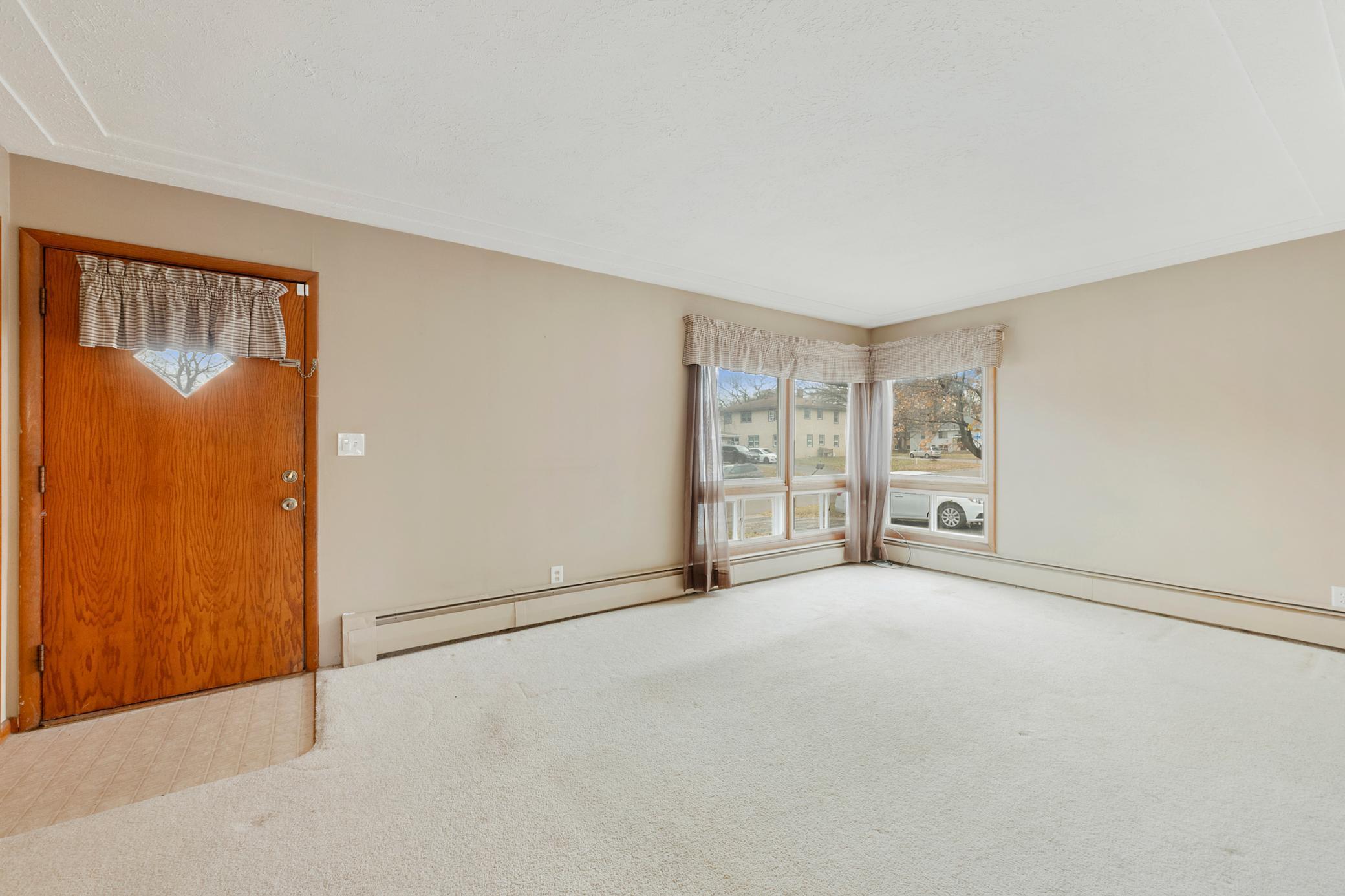 1319 7th Lane Anoka MN 55303