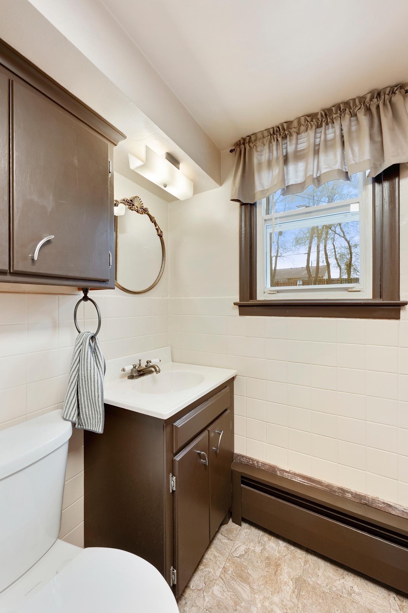 1319 7th Lane Anoka MN 55303