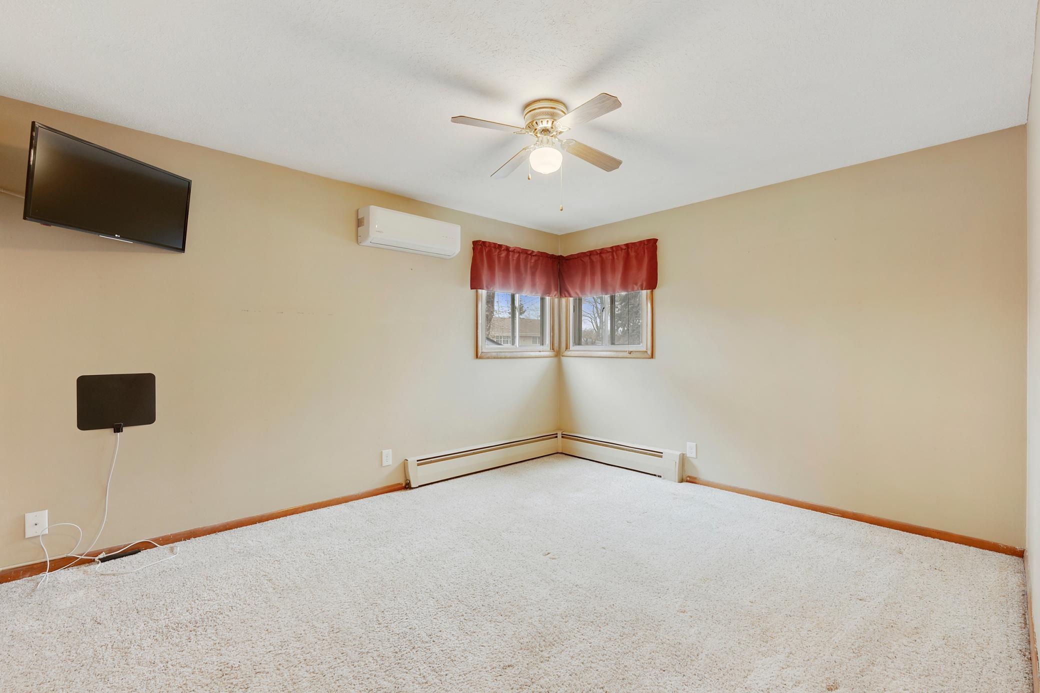 1319 7th Lane Anoka MN 55303