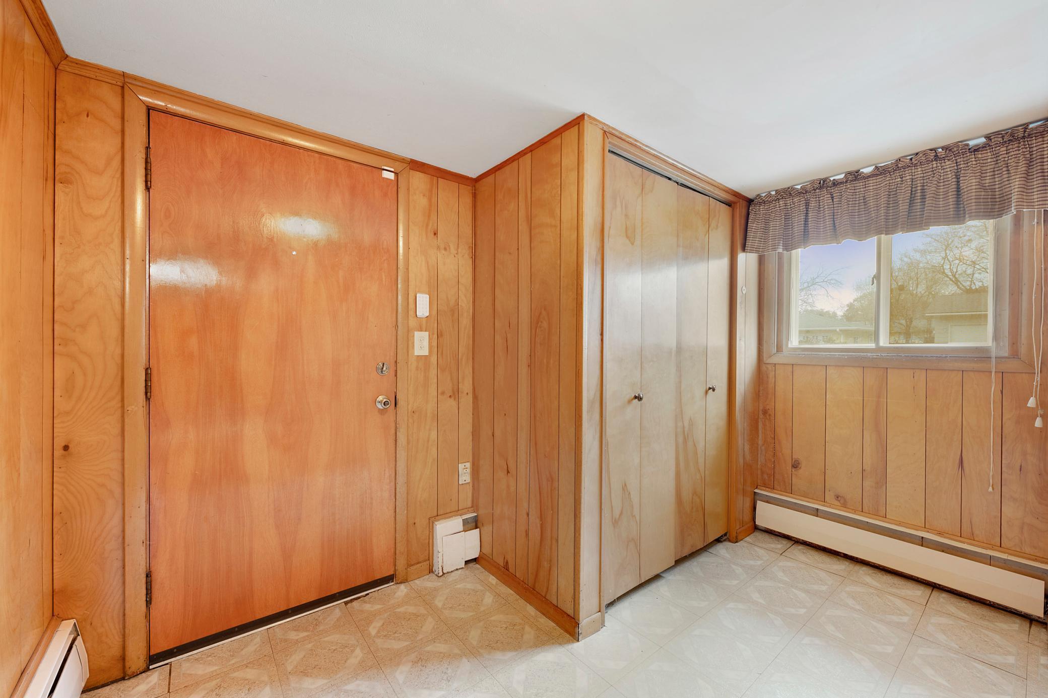 1319 7th Lane Anoka MN 55303