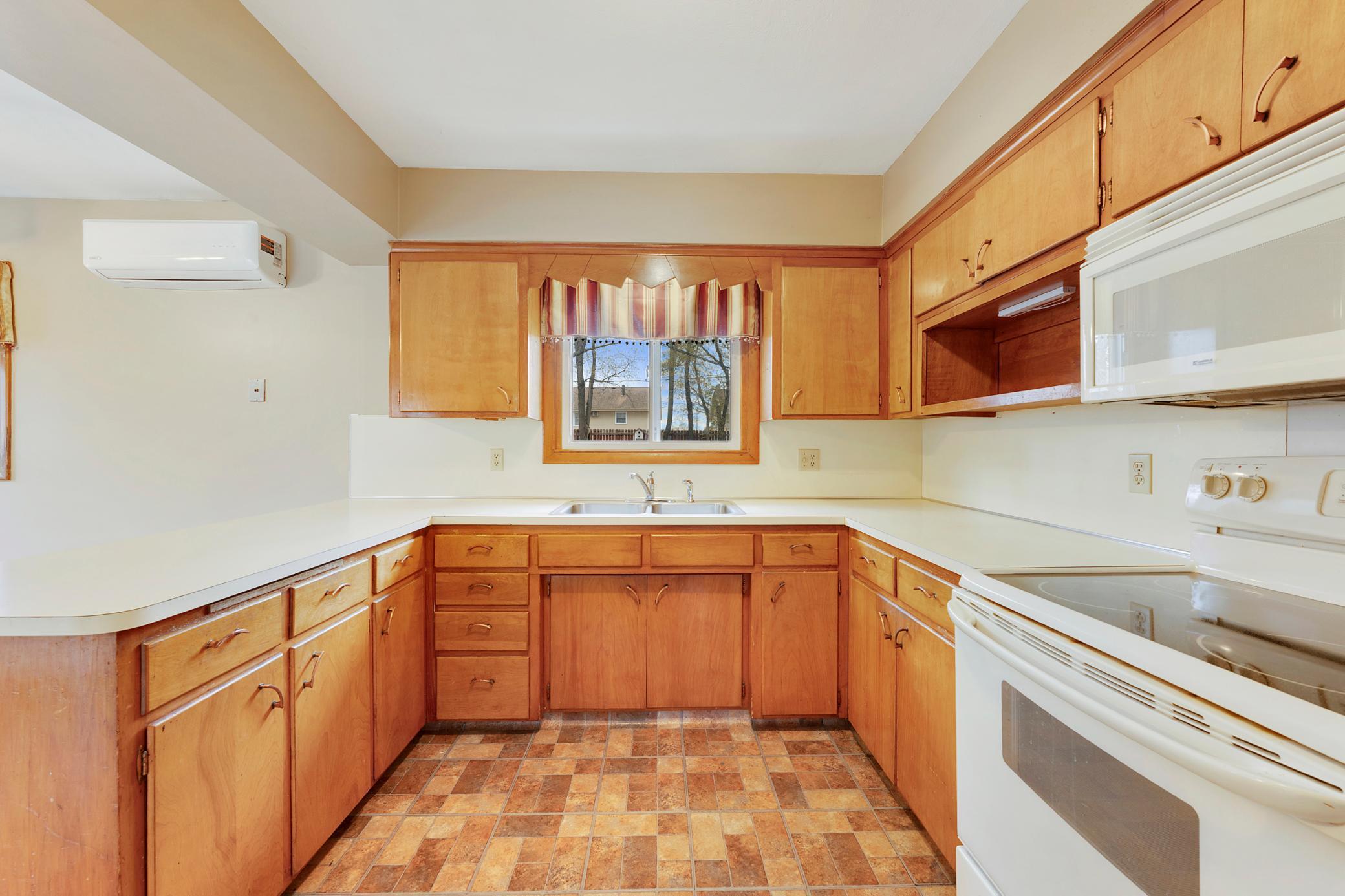 1319 7th Lane Anoka MN 55303