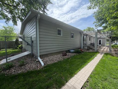 223 10th Avenue Worthington MN 56187