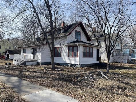 401 5th Street S Moorhead MN 56560
