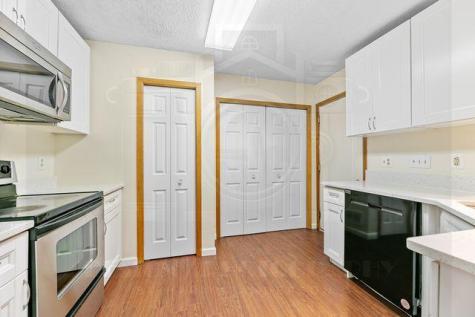8456 Copperfield Way Inver Grove Heights MN 55076