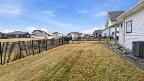 4259 Bristlecone Loop S Fargo ND 58104
