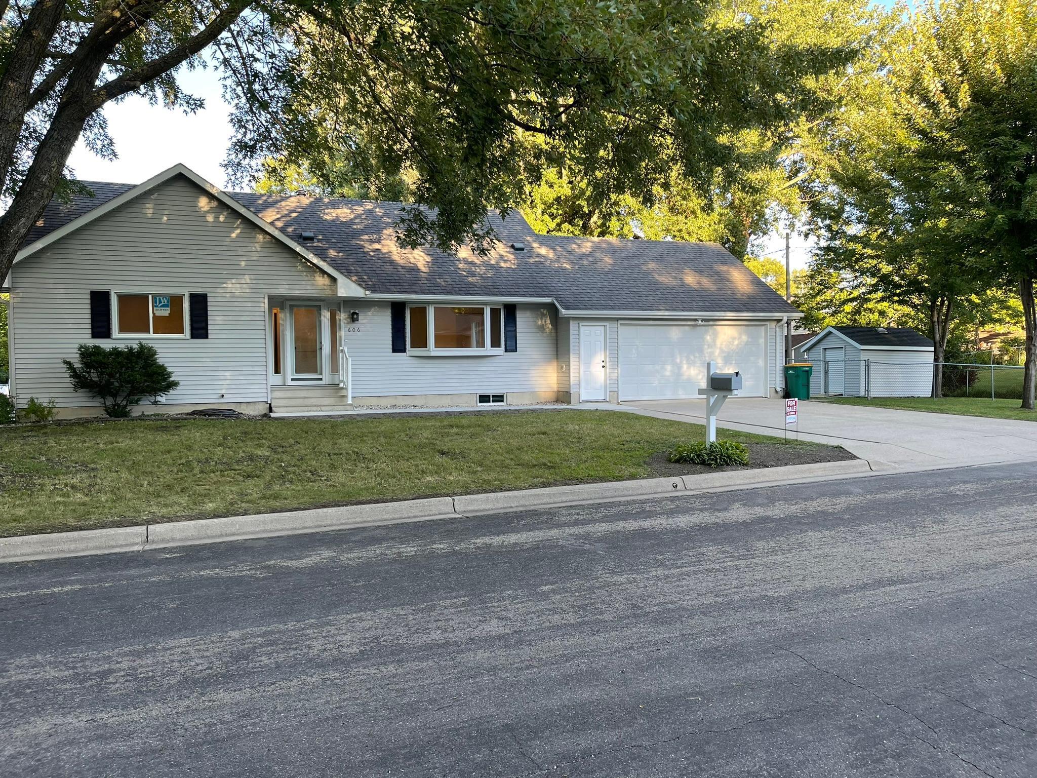 606 Sherwood Avenue Albert Lea MN 56007