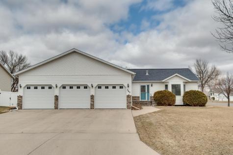 560 41st Avenue S Moorhead MN 56560