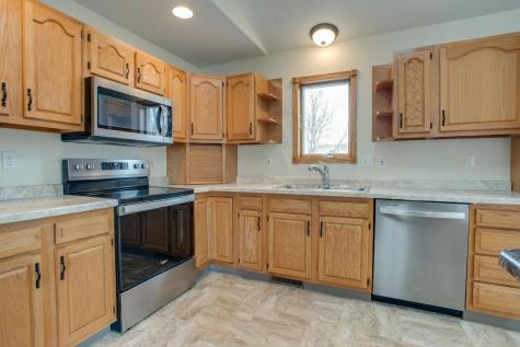 560 41st Avenue S Moorhead MN 56560