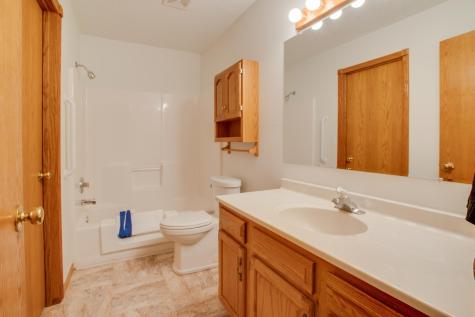 560 41st Avenue S Moorhead MN 56560