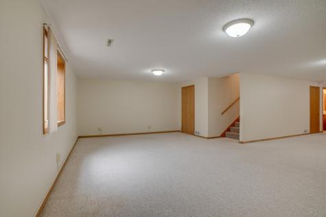 560 41st Avenue S Moorhead MN 56560