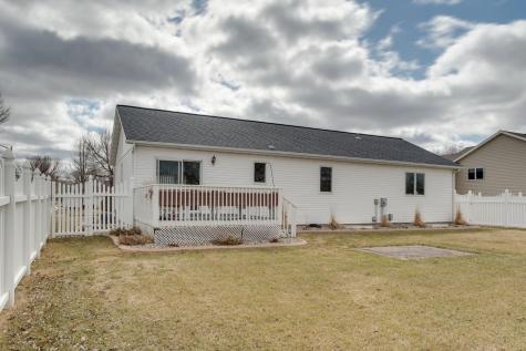 560 41st Avenue S Moorhead MN 56560