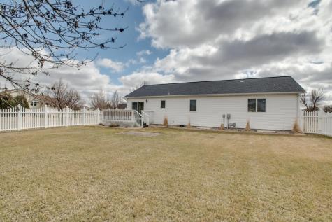 560 41st Avenue S Moorhead MN 56560