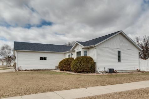 560 41st Avenue S Moorhead MN 56560