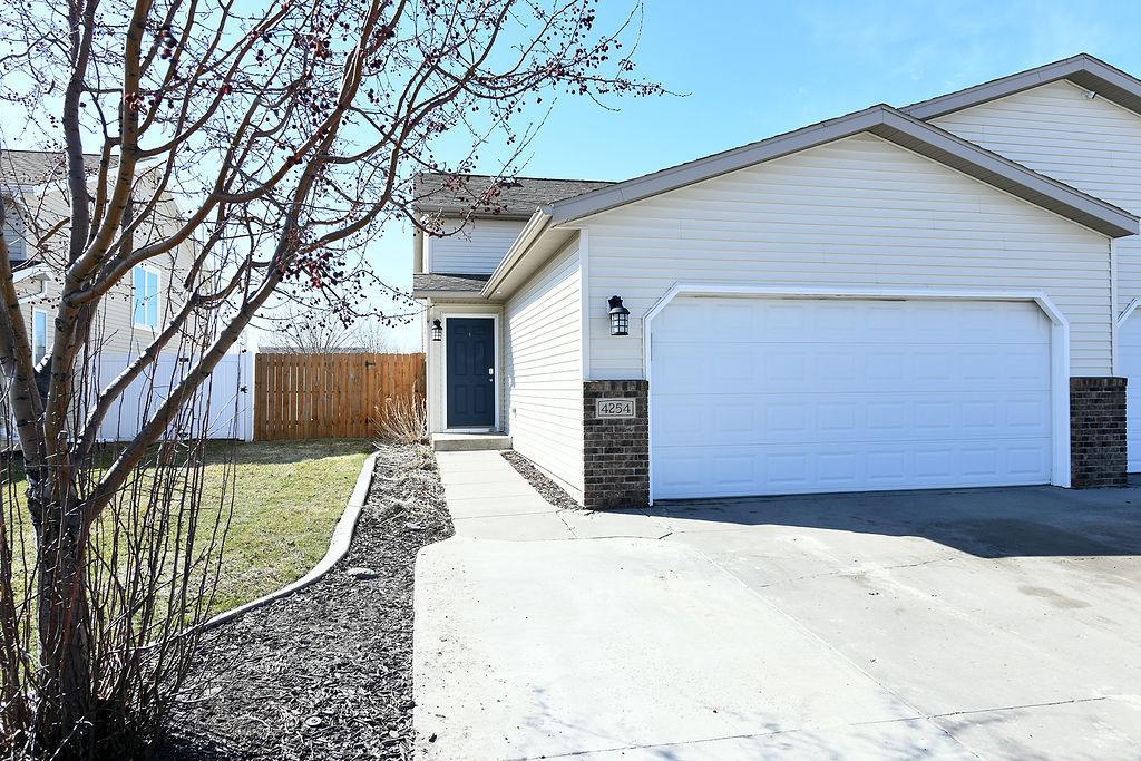 4254 39 1/2 Avenue S Fargo ND 58104