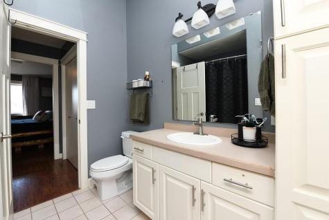4254 39 1/2 Avenue S Fargo ND 58104