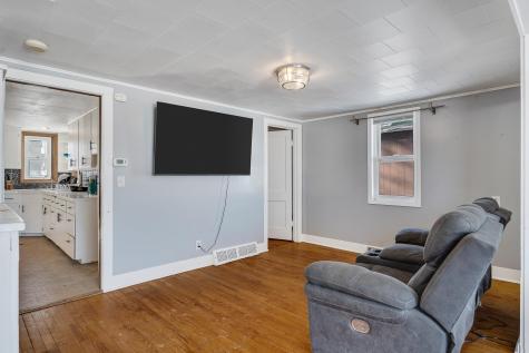 1004 E Main Street Caledonia MN 55921