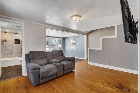 1004 E Main Street Caledonia MN 55921