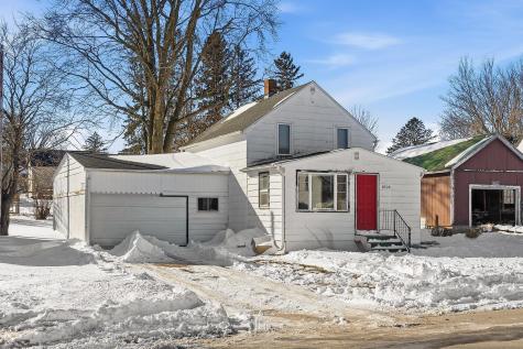 1004 E Main Street Caledonia MN 55921