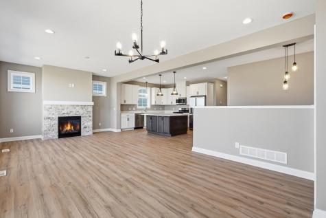 17936 Gresford Lane Lakeville MN 55044