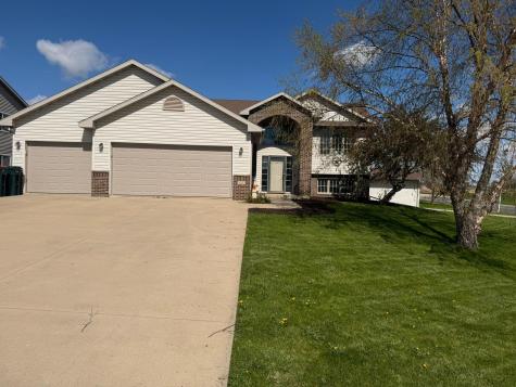 125 Sandstone Drive NW Eyota MN 55934