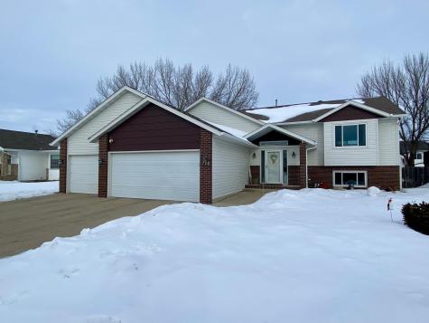 722 14 1/2 Avenue E West Fargo ND 58078