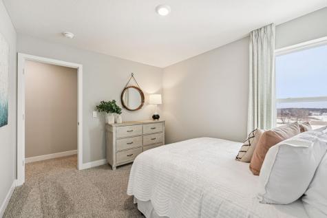 2084 Clearwater Terrace Shakopee MN 55379