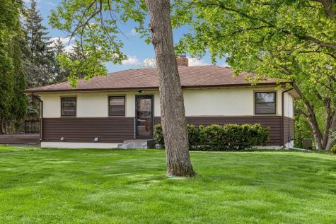 868 Oakwood Drive Anoka MN 55303